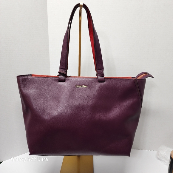 Calvin Klein Plum Purple Leather Tote Bag – Gold Logo Hardware, Red Contrast Int - Picture 1 of 16